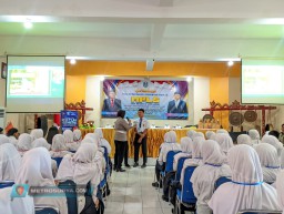 Polres Lumajang Ajak Pelajar Tertib Berlalu Lintas Melalui Program Police Goes To School