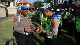 Subsatgas Propam Gelar Operasi Patuh Agung 2024 Lakukan Cek Kelengkapan Personel pada Apel Operasi