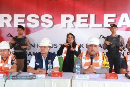 Polres Tanjung Perak Bongkar Kasus Penggelapan dan Penadahan Jaringan Internasional