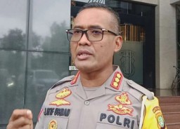 Amankan Perjalanan Pemimpin Gereja Katolik Dunia Ditlantas PMJ Lakukan Penyisiran Ranjau Paku