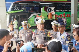 Polres Ponorogo Gelar Ramp Check Bus di Terminal Seloaji