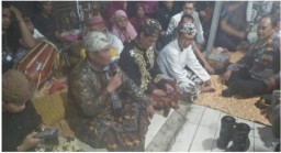 Penurunan Kembali Buyut Kayu Perbatang Desa Kertawinangun Kecamatan Kedawung Kabupaten Cirebon.