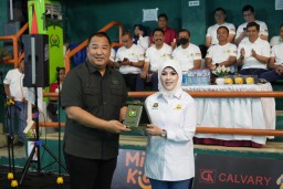 Kejuaraan Bulutangkis Piala Kajati Jatim 2024 Dibuka Mia Amiati