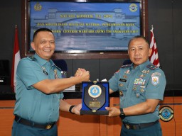 Bentuk Prajurit Komlek Handal Dan Profesional, TNI AL Gelar Safari Komlek Di Belawan.