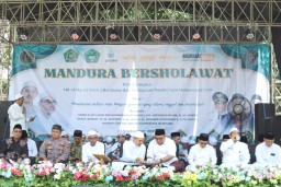 MAN 2 Rembang Bersalawat Bersama Habib Alwi Alhabsyi, Dihadiri Gus Wabup.