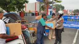 Peringati Hari Lalu Lintas Bhayangkara, Polres Blitar Kota Berbagi Bantuan Sosial