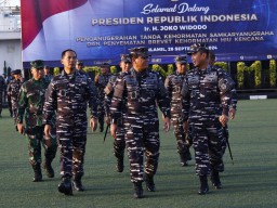 Jelang Kedatangan Presiden RI, Panglima Kolinmil Mendampingi Kasal Cek Kesiapan Dermaga Kolinlamil.