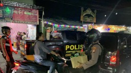 Satuan Samapta Polres Pelabuhan Tanjung Perak Amankan 3.667 Botol Miras