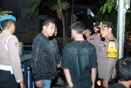 Polisi Amankan 17 Orang Minum Miras di Angkringan Jombang Saat Patroli KRYD