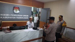 Pastikan Kesiapan Pilkada 2024 Aman Kapolres Pamekasan Cek Kantor KPU dan Gudang Logistik