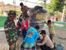 Polres Bondowoso Bantu Air Bersih Untuk Warga Desa Keprak Bersama 3 Pilar
