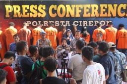 Polresta Cirebon Ungkap Modus Hipnotis Berkedok Petugas Dinkes dalam Pencurian Emas
