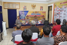 Kapolres Cirebon Kota Gelar Jumat Curhat: Wadah Aspirasi Warga untuk Pilkada Aman dan Tertib