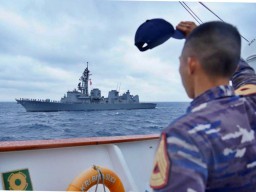 Kapal Layar TNI AL KRI BIMA SUCI Laksanakan PASSEX Dengan Kapal Perang Jepang.