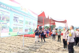 Wujudkan Asta Cita Bidang Ketahanan Pangan Polres Kediri Kota Bersama Masyarakat Tanam Jagun