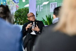 Hari Pahlawan: Di COP29, PLN Perluas Kolaborasi Pendanaan Wujudkan Target 75 GW Pembangkit EBT 2030