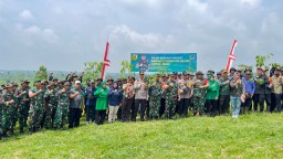 Sinergitas TNI-Polri Hijaukan Lumajang, 2000 Pohon Ditanam di Buper Glagah Arum