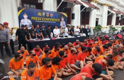 "Ketegasan Polrestabes Surabaya! Ungkap 77 Kasus Kejahatan Jalanan Hanya dalam Sebulan"