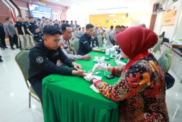 808 Personel Polda Jatim dan 15 ribu Personel Polres Jajaran, Lakukan Rikes Sebelum Bertugas di TPS