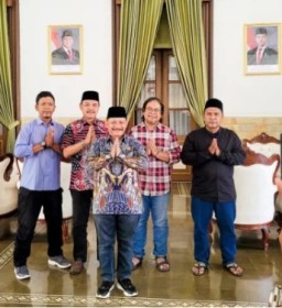 Bupati Situbondo Ucapkan Selamat Kepada Pasangan Paslon Rio - Ulfi