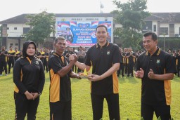 Peringati HUT Korpri ke 53, Polres Jombang Gelar Bakti Sosial dan Olah Raga Bersama
