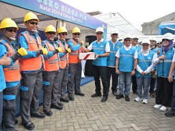 Sambut Nataru, Dirut PLN Tinjau SPKLU Bandung Pastikan Seluruh Infratruktur EV Siap Layani 24 Jam