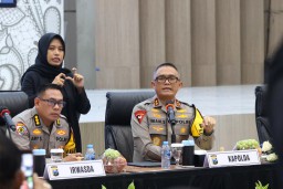 "Kapolda Jatim Ajak Masyarakat Rayakan Malam Tahun Baru dengan Kesederhanaan"