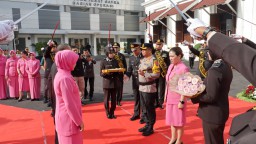 151 Personel Polrestabes Surabaya Naik Pangkat, 32 Purnawirawan Dilepas dengan Kehormatan