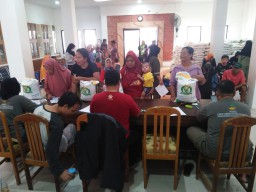 Penyaluran Bantuan Beras Bulog di Desa Karangtengah