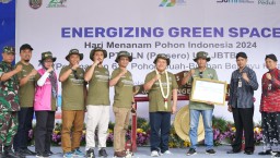 Jelang Nataru, Srikandi PLN UIP JBTB Sukseskan Peringatan Hari Menanam Pohon Indonesia 2024 di Banyuanyar, Boyolali.