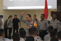 Wakapolda Jatim Beri Pembekalan Pengantar Tugas Siswa Diktuk Bintara Polri Gelombang II/2024 di SPN