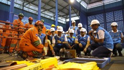Pastikan Layanan Prima, PLN Icon Plus dan PLN UID Jatim Gelar Apel Siaga Kelistrikan Nataru 2024/202