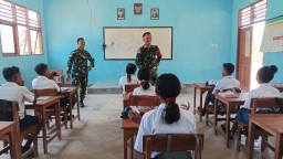 Satgas Pamtas RI-RDTL Yonarhanud 15/DBY Berperan Aktif sebagai Tenaga Pendidik di SMP Negeri Satu Atap Taloi