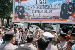 Antisipasi Penyalahgunaan, Kapolres Jombang Periksa 92 Senpi Anggotanya