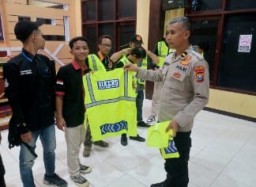 Satbinmas Polres Lamongan Apelkan Dan Gelar Pembinaan Komunitas Motor Di Lamongan