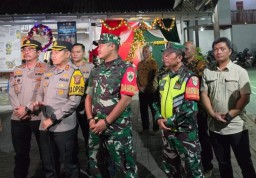 Kapolres Indramayu AKBP Ari Setyawan Wibowo : Kami Jamin Kegiatan Malam Misa Natal Berlangsung Aman Tanpa Gangguan