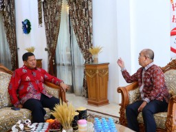 PANGKOARMADA III LAKSANAKAN SAFARI NATAL KE PEJABAT PEMDA DAN KAPOLDA PAPUA BARAT DAYA
