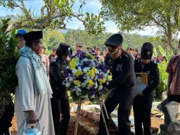 Kapolri Anugerahkan Kenaikan Pangkat Anumerta untuk Bripka Andithya.