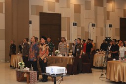 Puluhan Personel disiagakan, Dalam Pleno Penetapan Pemenang Pilkada 2024 di Ngawi Berjalan Kondusif