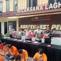 Polres Pelabuhan Tanjung Perak Konferensi Pers Awal 2025: Ungkap 13 Kasus & Tangkap 14 Pelaku 3C