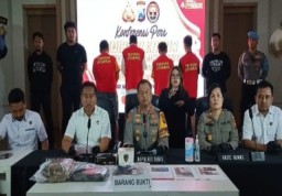 Satreskrim Polrestabes Surabaya Tangkap Empat Pelaku Pengeroyokan Advokat dan Perusakan Barang di Kebraon.