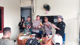 Kapolsek Mantup Syukuran Kenaikan Pangkat & pelepasan Purna Tugas Wakapolsek Mantup
