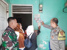 Bhabinkamtibmas Sukapura Polsek utbar Polres Cirebon Kota sosialisasi larangan merokok 