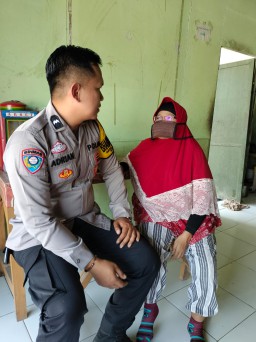 Silaturahmi Kamtibmas Bhabinkamtbmas Polsek Mundu Polres Cirebon Kota bangun kedamaian pasca Pilkada 