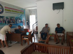 Cooling system Polsek Lemah wungkuk Polres Cirebon Kota lewat Bhabinkamtibmas silaturahmi Kamtibmas 