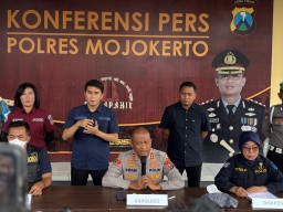 Kapolres Mojokerto Sampaikan Duka Mendalam untuk Keluarga Korban Ledakan di Puri