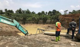 Gubernur Jabar Terpilih Dedi Mulyadi Geram Temukan Tambang Ilegal di Subang Rusak Jalan