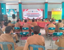 Polsek Ngimbang Bersama Forkopimcam Gelar Rapat Koordinasi dengan Kepala Desa se-Kecamatan Ngimbang