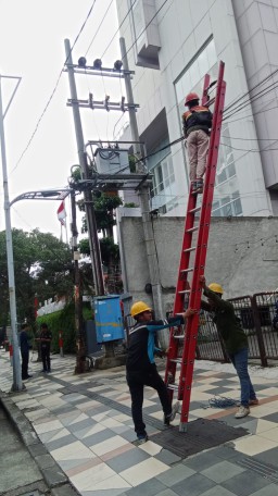 PLN Icon Plus dan Pemkot Surabaya Kolaborasi Tertibkan Kabel Ilegal untuk Tingkatkan Estetika dan Keandalan Jaringan