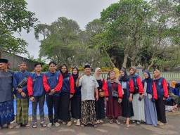 Mahasiswa KKN UPGRIS Kelompok 30 Peringati Isra Miraj dengan Tradisi Nyadran di Desa Terwidi, Plalangan, Gunung Pati